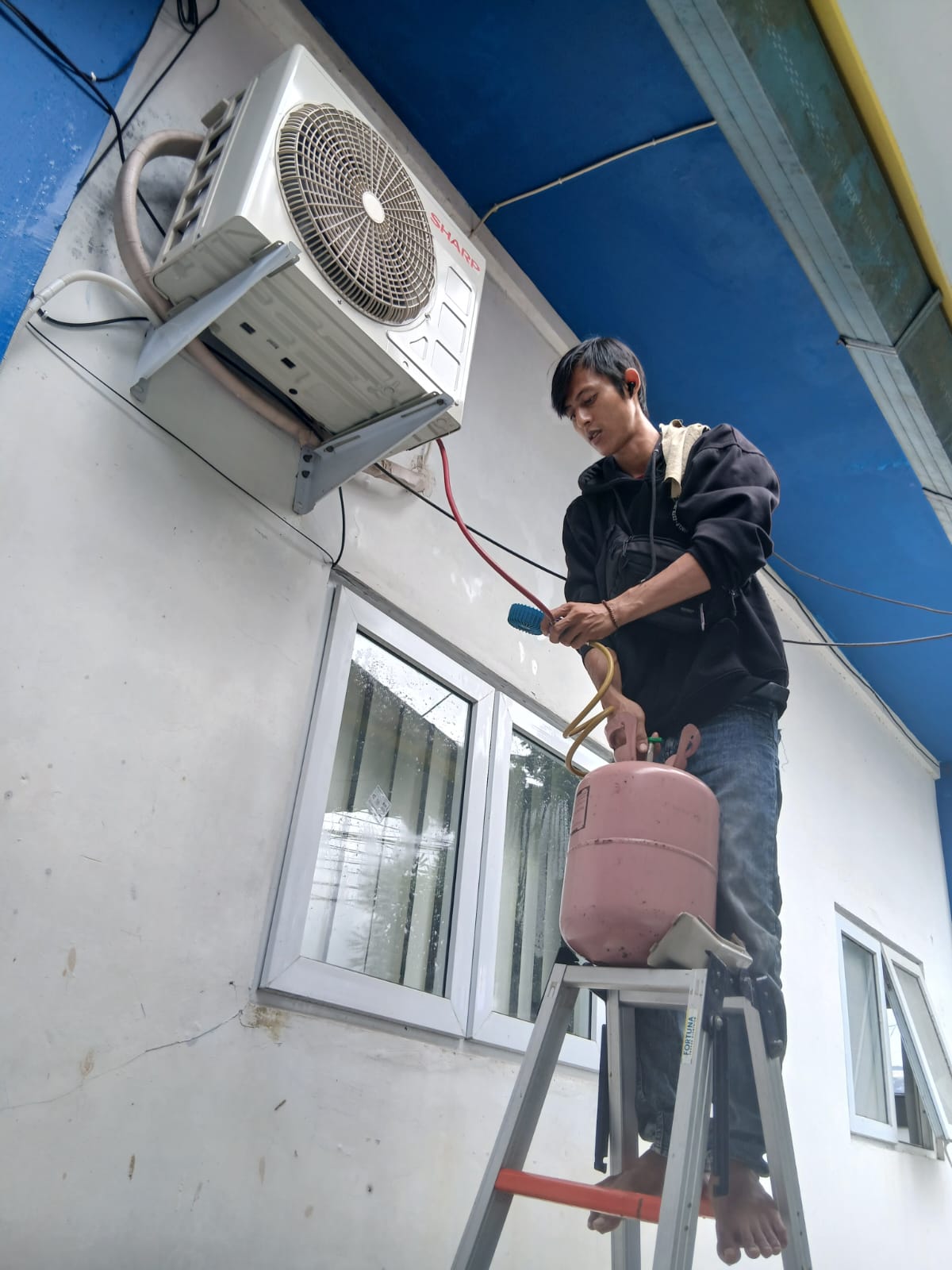 Dokumentasi Pengisian Freon AC