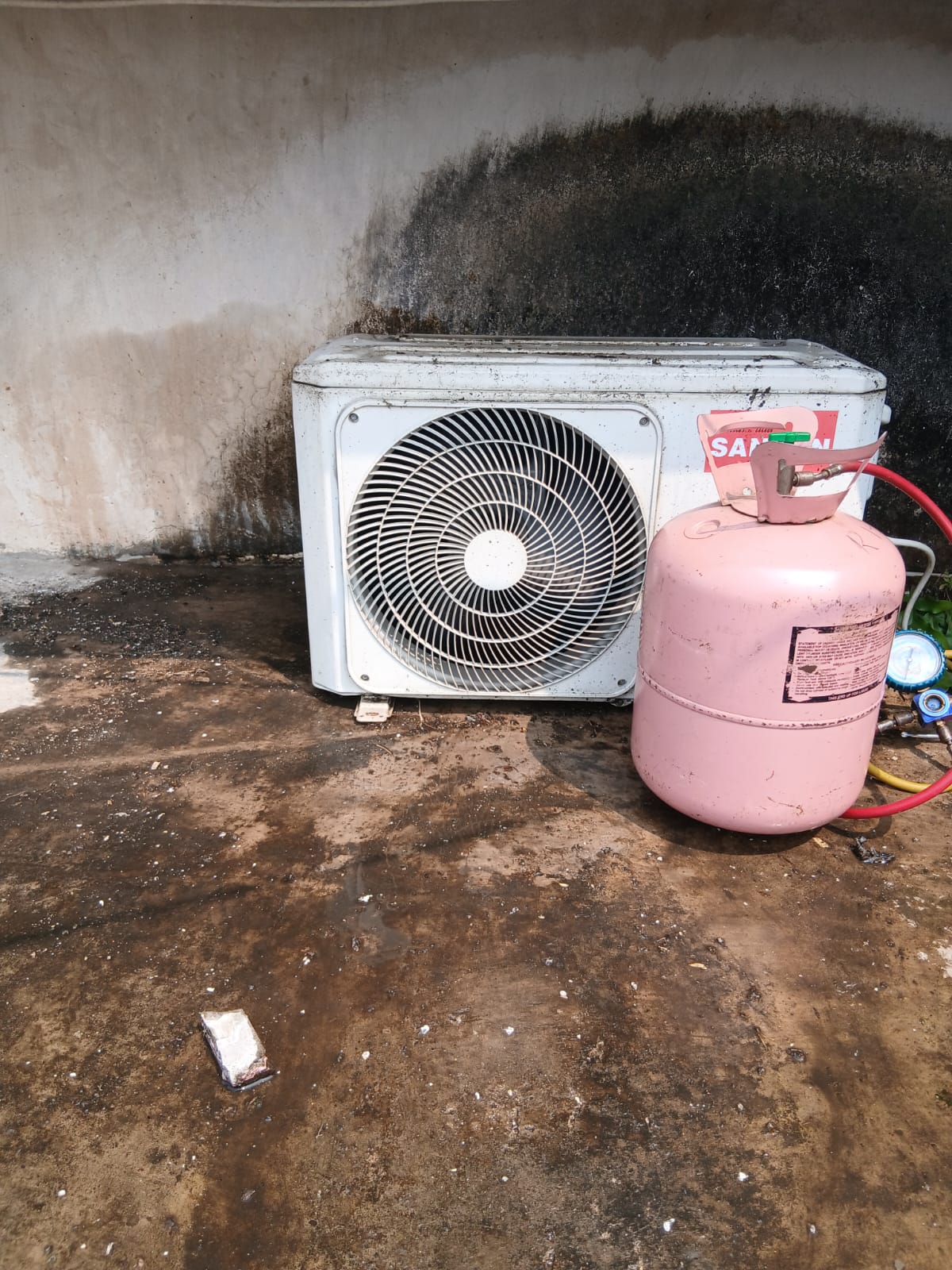 Vacuum AC